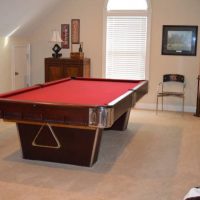 9 ft Antique Pool Table Like New